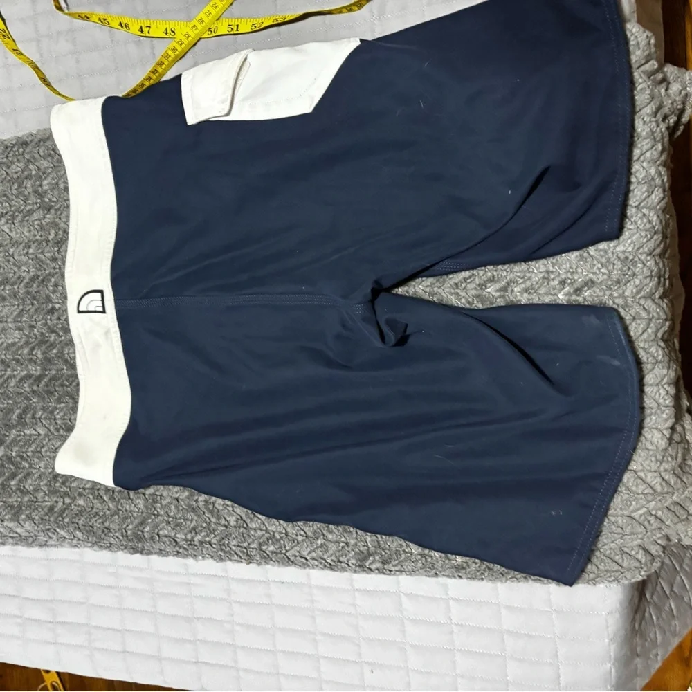 The North Face Navy and Cream Hybrid Shorts size 30